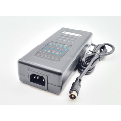 Laddare till Cargo 2019 med RCA Kontakt